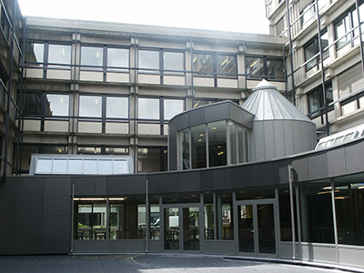 Inrichten open leercentrum, studielandschap, projecthoeken, een agora en een bibliotheek voor Artesis Plantijn in AP Hogeschool campus Kronenburg